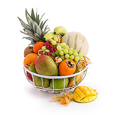 An assortment of fresh classic and exotique seasonal fruit, full of vitamins, in a white basket. Rediscover the sweetness and scrumptiousness of fresh fruit with this stylish gift.