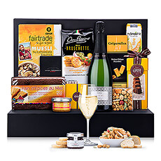Turn any morning into a celebration with our elegant brunch gift set with sparkling cava by Francesc Ricart. Send a gourmet brunch gift hamper to celebrate the holidays, birthdays, weddings, an anniversary, or a retirement.