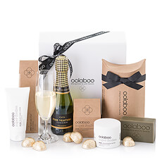 The ultimate indulgence! This exquisite gift box is filled with a luscious assortment of luxury Oolaboo soap & lotions paired with bubbly Cava and rich Belgian chocolates.