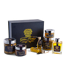 The cream of the crop of olive oil. This gift box elegantly demonstrates how special and luxurious olive oil can be.