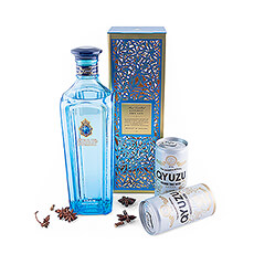 Let yourself get carried away by the perfect Gin & Tonic with this luxurious gift with Star of Bombay London Dry Gin, Qyuzu Premium Tonic and a set of botanicals.
