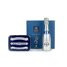 Surprise your relations with this unique gift set and make an everlasting impression.