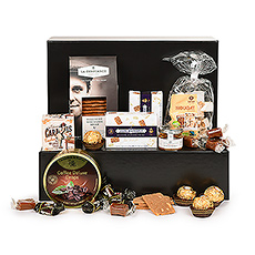 Sweet tooths reunite! This delicious hamper only offers you the best of the best.