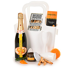 Apero gift bag with Moët Chandon Garden Spritz, glasses & snacks