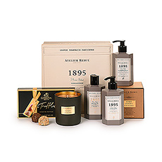 Presenting a beautiful gift set for pure pampering from the luxury French brand Atelier Rebul. This elegant gift box includes rich bath & body products and a stylish scented candle. The moment of pleasure is enhanced with delicious Belgian Godiva truffles in four sensational flavors.