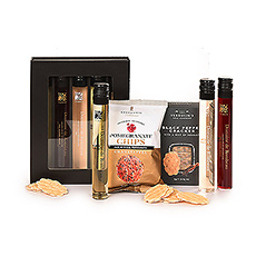 A unique wine gift for the new year? That's what you give with these Domaine de Rombeau wine tubes in a gift bag with matching savoury bites.
Discover the pleasure of wine thanks to the gift box with five beautiful tubes filled with three different types of French wine. Discover a Syrah blend, a Rose blend and a Chardonnay from Roussillon in France. The ideal end-of-year gift for wine lovers.