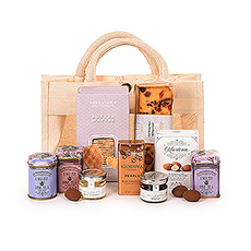Savor the simple pleasures of afternoon teatime with this wonderful collection of English teas and sweets. This is the perfect gift for all of the tea lovers in your life.