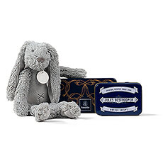 A newborn gift that pampers both the new mum and her precious baby, with a soft teddy and delicious Belgian treats in a handy eco bag.