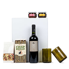 For a moment of elevated pleasure, you can count on our new premium gift: The Ultimate Night of Haras de Pirque Red Wine.