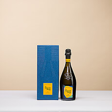 Veuve Clicquot La Grande Dame Artist 2012 is a lively, playful Champagne created with 90% Pinot Noir grapes as a tribute to Madame Clicquot.