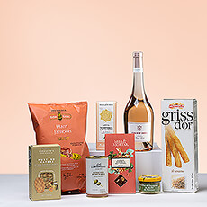 A crisp, lively French rosé wine is the epitome of summertime pleasure. This Ultimate Gourmet gift features the finest European foods to pair with the lovely rosé. It's ideal for sharing on the terrace or patio with friends and family on warm summer evenings.