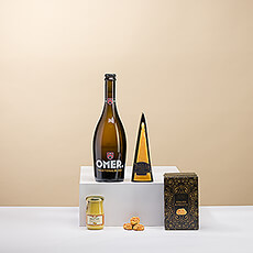 Omer and Cheese Snacks