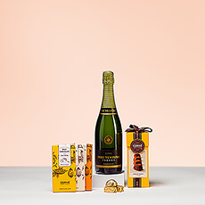 Cava sparkling wine and Corné Port-Royal Belgian chocolates combine into the perfect all-occasion gift for Europe.