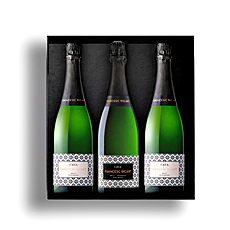 Celebrate life's best moments with this elegant gift set featuring a trio of Francesc Ricart cava - the iconic sparkling wine of Spain!