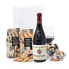 This elegant gift of red wine and snacks will please every palate. We pair our favorite Reypenaer VSOP cheese, Verduijn&#39;s black pepper & seasalt crackers and some Côte d&#39;Or milk chocolate Bouchées with a bottle of Usseglio Châteauneuf-du-Pape.