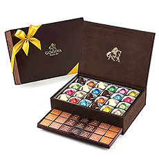 For the gift of all gifts, Godivas Easter Royal gift box is sure to impress. Filled with chocolate figures and Easter eggs, this one is a real treat for everybody!