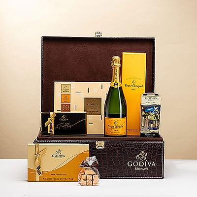 Algunas ocasiones requieren un regalo realmente espectacular. Cuando necesite un regalo VIP que cause una gran impresión, este lujoso regalo de chocolate Godiva y Champagne Veuve Clicquot Brut es la selección perfecta.