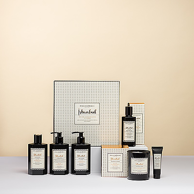 Treat someone to an original gift box with sumptuous care products from luxurious French brand Atelier Rebul. The Istanbul collection is the signature of the brand, a warm, spicy scent inspired by the Spice Bazaar of the city. This bath, body, and candle gift set opens up a world of mystery to enchant the senses.