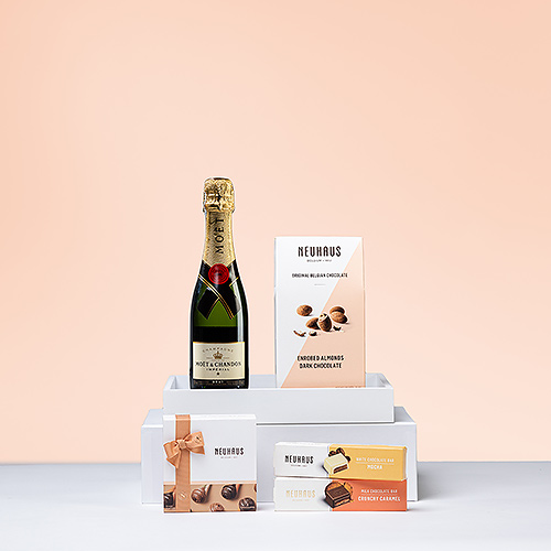 Bandeja de regalo Neuhaus con champán Moët y bombones