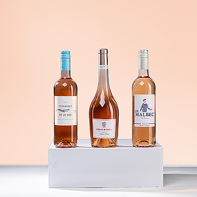 No hay nada mejor que el brillante y soleado sabor del vino rosado en verano. Regale a alguien este hermoso trío de vinos franceses que incluye Domaine Saint-André Folie d'Inès rosado, Château Famaey Le Malbec Rosé de Famaey y Terrasses de la Mer Rosé d'Une Nuit.