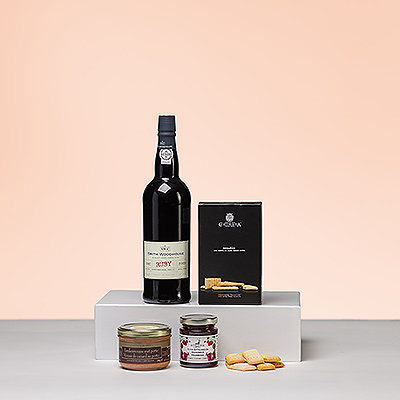 Überraschen Sie jemanden mit diesem raffinierten Geschenkset, das Smith Woodhouse Fine Ruby Port mit handwerklich hergestellter Entenmousse mit Portwein, Crackern mit nativem Olivenöl extra und kandierten Zwiebeln und Himbeeren kombiniert.