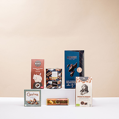 What could be better than receiving a large gift box filled with the best chocolate from Europe? How about sending it to a dear friend, family member, or important business colleague? One thing is for certain: the Chocoholic Large gift box has everything to delight your favorite chocolate enthusiast!