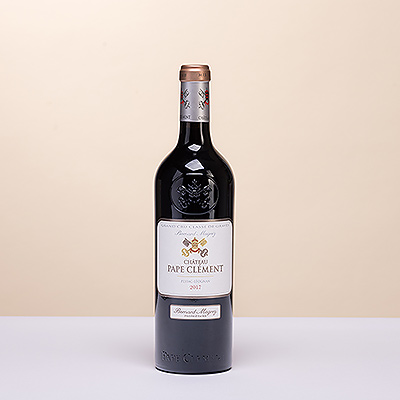 Few Grand Cru Classé wines can rely on a history of more than seven centuries or were born of the passion of a Pope. The Château Pape Clément estate takes its name from its first owner, Pope Clément V, elected under the regency of Philip the Good in 1305.