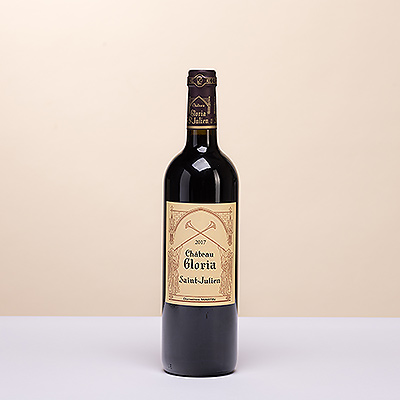 Der Saint-Julien Rouge hat alles, um zu gefallen. Dieser sehr zugängliche Rotwein ist rund und fruchtig mit Aromen von Gewürzen. Der Verschnitt aus Cabernet Sauvignon (65%), Merlot (25%), Cabernet Franc (5%) und Petit Verdot (5%) verleiht dem Saint-Julien einen liebenswürdigen Charakter und einen großzügigen Geschmack.