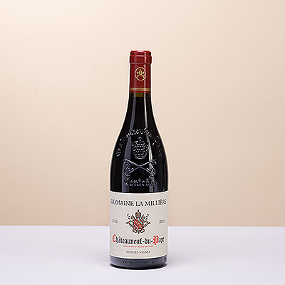 Enjoy this splendid red wine from one of the worlds most renowned wine regions, the Châteauneuf-du-Pape AOC in the Southern Rhône Valley.