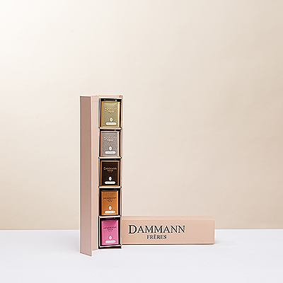 Delight your favorite tea lover with this lovely Dammann Thé Iris gift set.