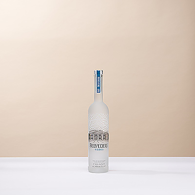 Belvedere Pure ist ein außergewöhnlicher polnischer Wodka, der nur aus einer einzigen Roggensorte und ungefiltertem Wasser ohne Zusatzstoffe hergestellt wird.