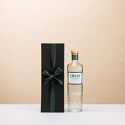 Découvrez l5exclusive Oxley Cold Distilled London Dry Gin dans un luxueux coffret cadeau. Un cadeau gin premium pour les amateurs de gin raffiné et de cocktails d5exception.