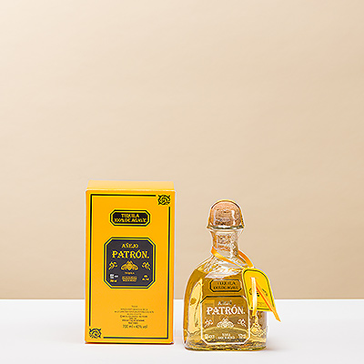 La tequila Patrón Anejo a subi plus d'un an de maturation en chêne pour créer une tequila ambrée et chaleureuse, parfaite à déguster.
