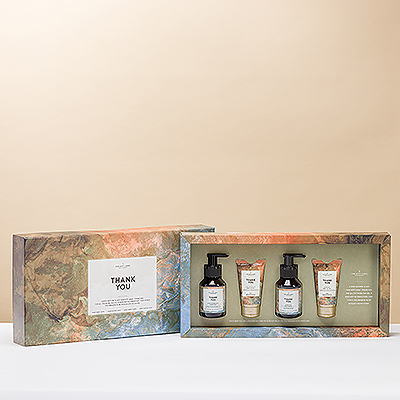 Show your gratitude with this deluxe Thank You gift box by Amsterdam lifestyle brand The Gift Label.