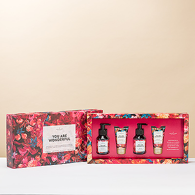 A veces necesitamos que nos digan que somos maravillosos. 
Envía un mensaje de ánimo con este precioso set de regalo de lujo de la marca de estilo de vida de Ámsterdam The Gift Label.