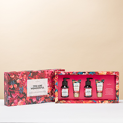 Sometimes we just need to hear that we are wonderful! 

Send an uplifting message with this beautiful deluxe gift set by Amsterdam lifestyle brand The Gift Label.