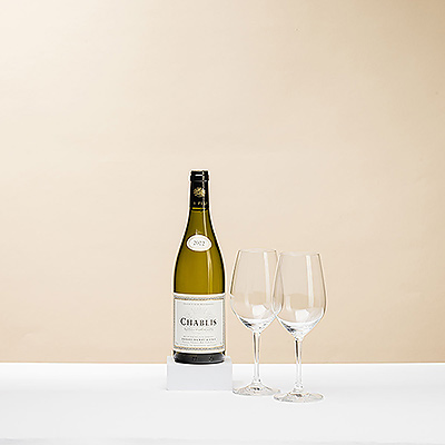 Enjoy a lively bottle of Domaine Dampt Chablis Blanc with a pair of fine Schott Zwiesel wine glasses.
