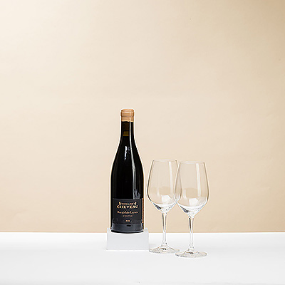 Genießen Sie Domaine Cheveau Beaujolais-Leynes Rouge 'Le Bouteau' mit einem Paar edler Schott Zwiesel Weingläser