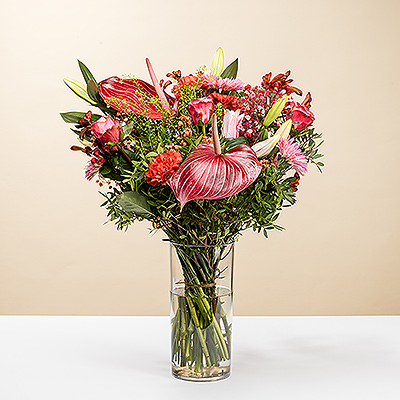 Ce magnifique bouquet moderne est la façon idéale de dire "Bonjour", "Merci" ou "Je pense à toi".