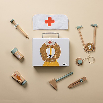 Is there a doctor in the house? With this delightful wooden doctor set, the answer will be yes! Little ones will have great fun treating all of the coughs and scrapes of their stuffed animals, dolls, and friends.