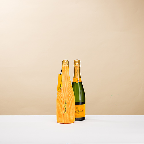 Champagne Veuve Clicquot Yellow Label in Ice Jacket