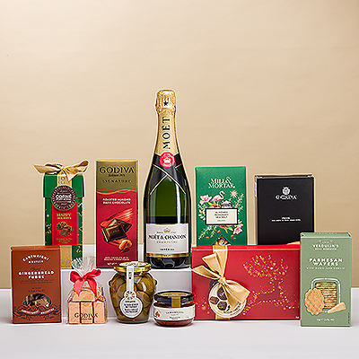 For Christmas 2024, we are proud to present this special Christmas edition of our bestselling Ultimate Gourmet paired with luxurious Moët & Chandon Champagne!