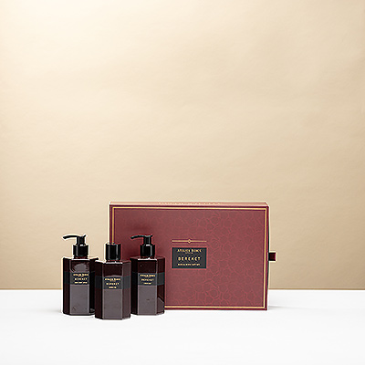 Surprise someone special with the Bereket Gift Set. Elegant care products with a fruity pomegranate scent, the perfect gift for any occasion.