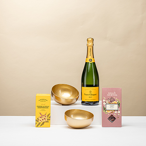 Veuve Clicquot Yellow Label & Gourmet Aperitif Gift Box