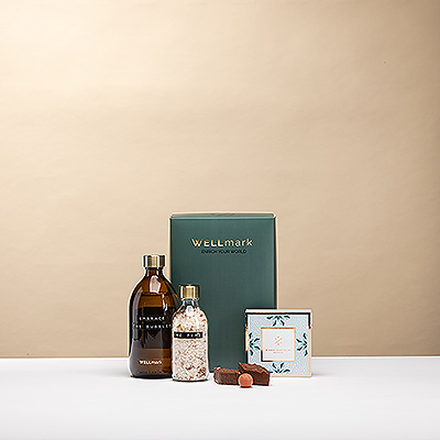 Indulge in a luxurious moment just for you with this exquisite Me-Time gift set . Combining the finest chocolates with premium bath essentials, it5s designed to create a blissful escape from the everyday.
