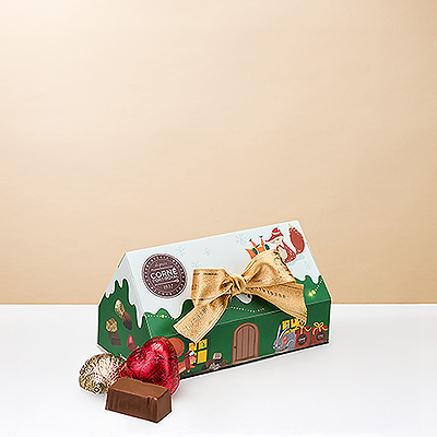 Plongez dans l5esprit des fêtes avec ce coffret enchanteur de 15 pralines, présenté dans un charmant coffret en forme de chalet de Noël. Conçu pour capturer la chaleur et la magie de la saison, ce chalet festif rend l5expérience aussi agréable que les chocolats qu5il contient.