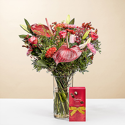 Trendy Mother's Day Bouquet with Free Chocolate