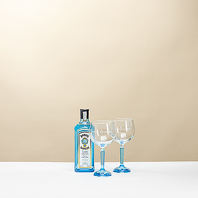Enjoy the Bombay Sapphire Gift Set with London Dry Gin and two stylish gin glasses. A refined gin gift for every enjoyable gin & tonic moment.