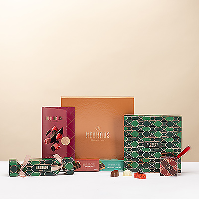 Discover the Neuhaus Christmas Chocolate Bronze Hamper filled with refined Belgian chocolate and exclusive Christmas creations. A luxurious chocolate gift for the holiday season.