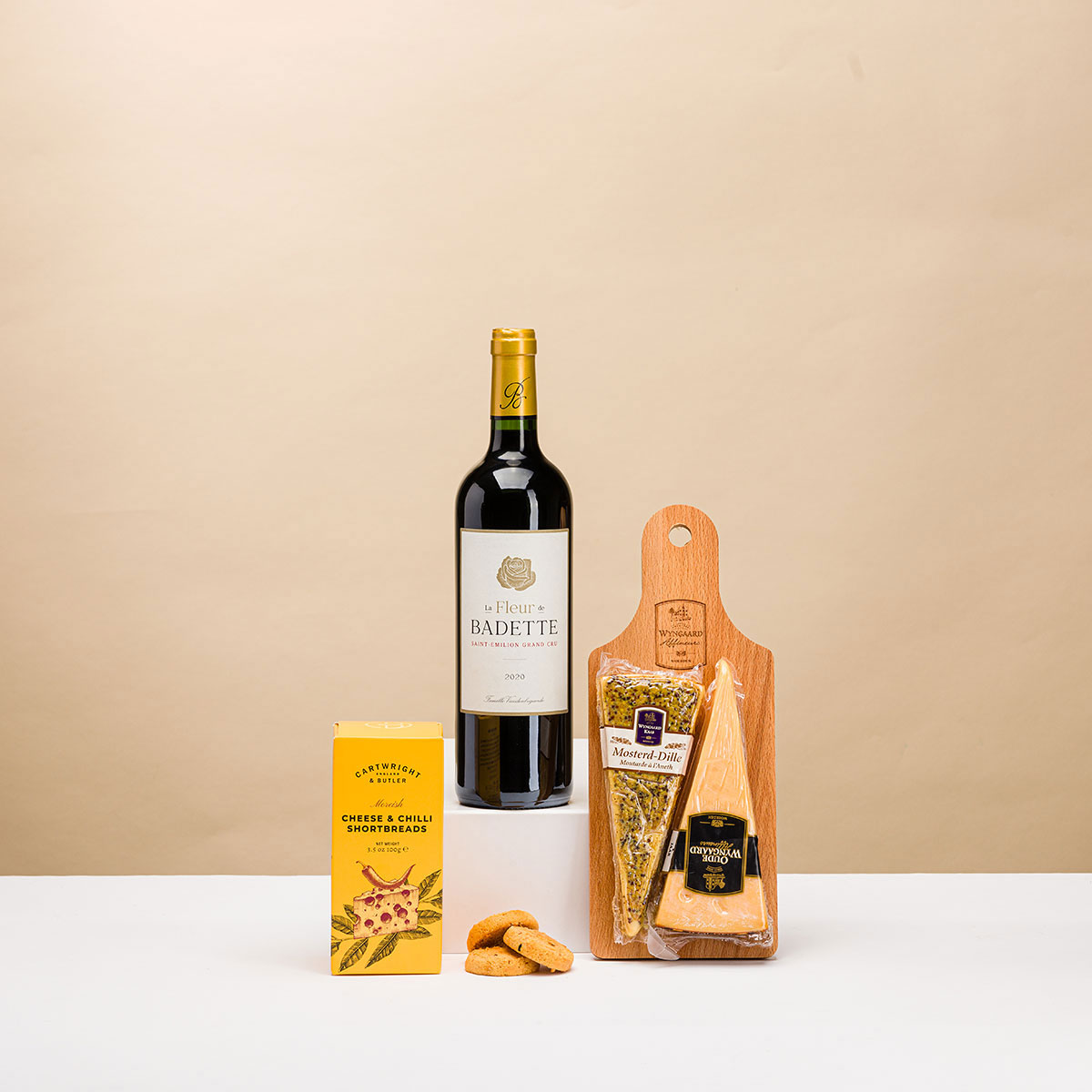 Savory Red Wine and Cheese Gift Delivery in Austria by GiftsForEurope